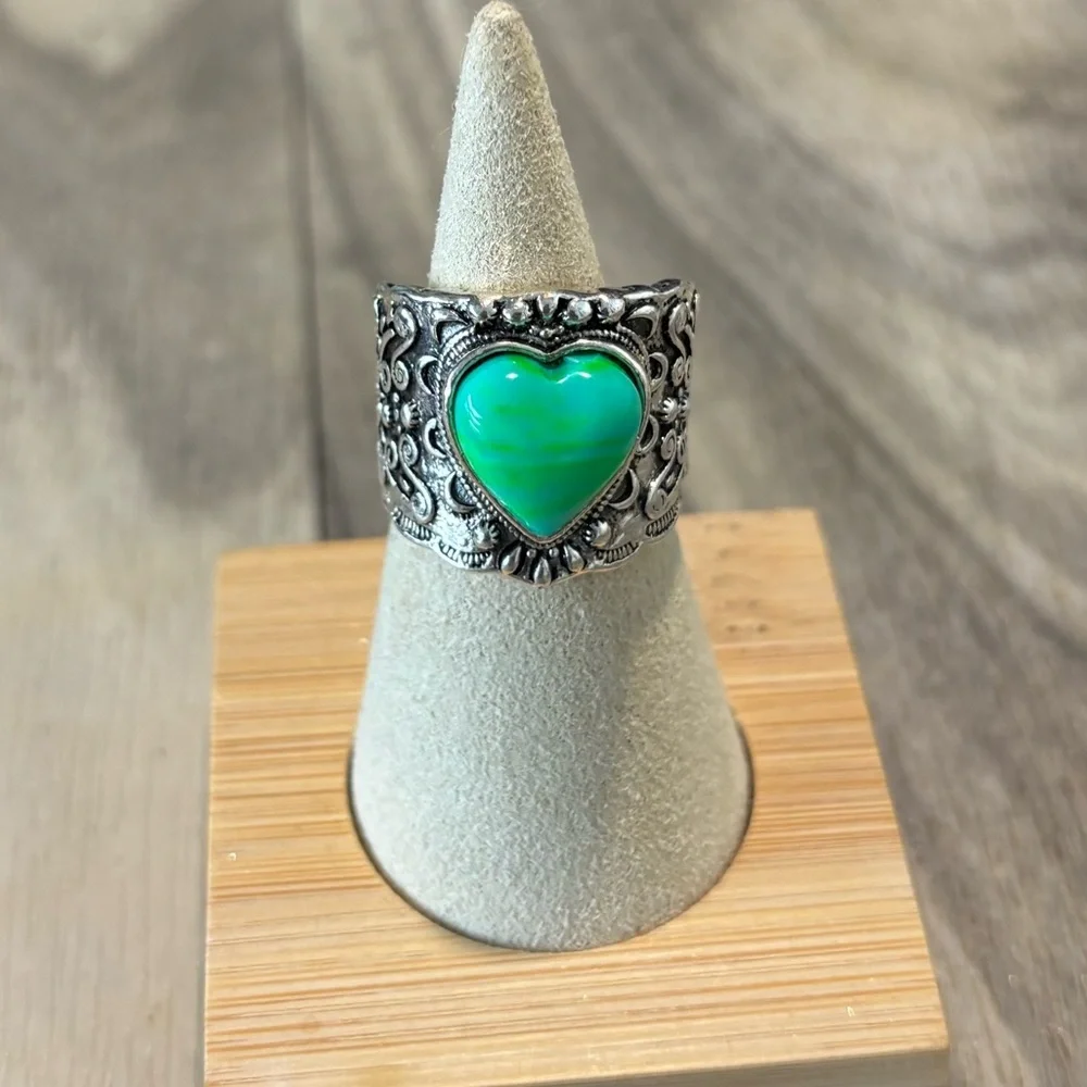 Intricate Silver Ring with Green Heart Stone - Picture 2 of 5